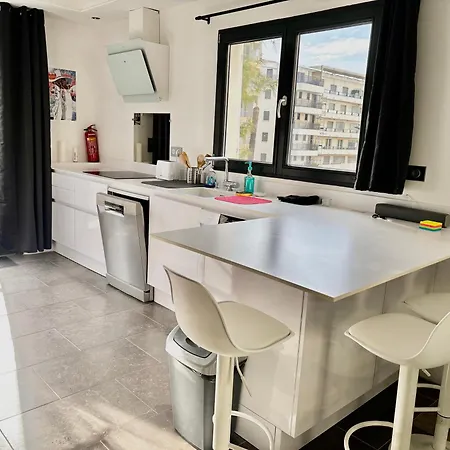 Palmbeecannes 70m2, 2 Pour 4 Personnes Avec Bébé Avec Terrasses A 200m Des Plages, Palmbee * Cannes