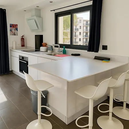 Palmbeecannes 70m2, 2 Pour 4 Personnes Avec Bébé Avec Terrasses A 200m Des Plages, Palmbee *